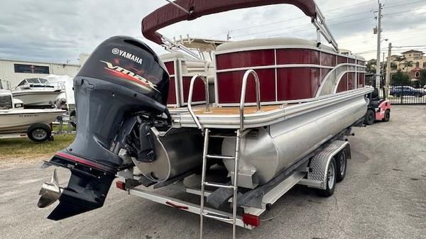 Bennington SX 22 