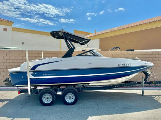 Bayliner 215-DECK-BOAT - main image