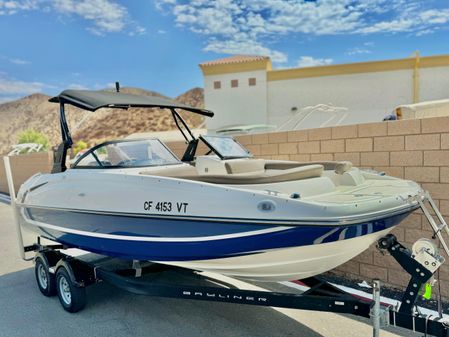 Bayliner 215-DECK-BOAT image