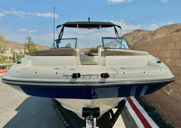 Bayliner 215-DECK-BOAT image