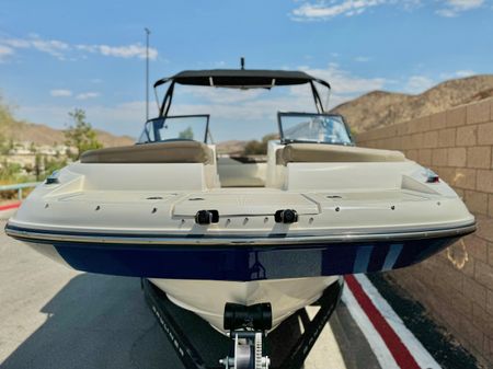 Bayliner 215-DECK-BOAT image