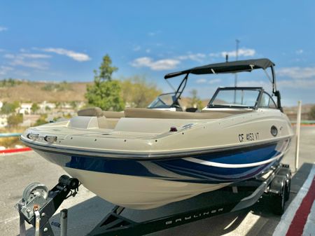 Bayliner 215-DECK-BOAT image