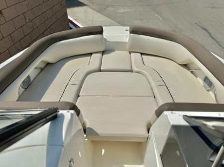 Bayliner 215-DECK-BOAT image