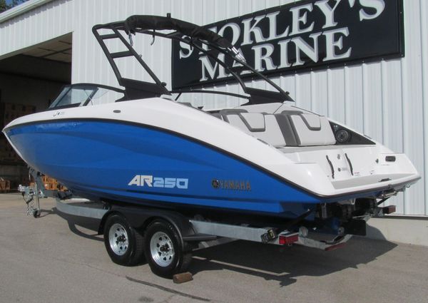 Yamaha-boats AR250 image