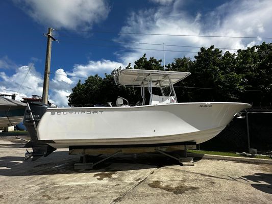 Southport 28-CENTER-CONSOLE - main image