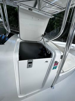 Southport 28-CENTER-CONSOLE image