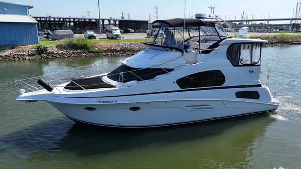 Silverton 39 Motor Yacht 