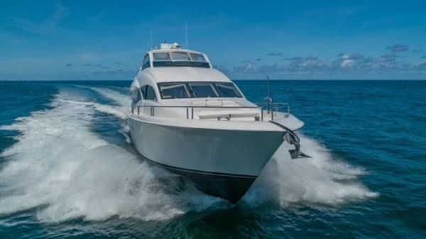 Lazzara 80 Flybridge