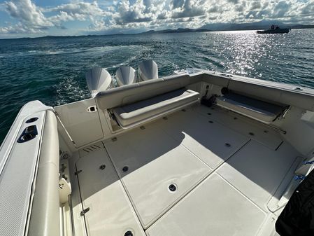 Boston-whaler 345-CONQUEST image