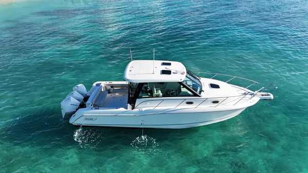 Boston Whaler 345 Conquest 