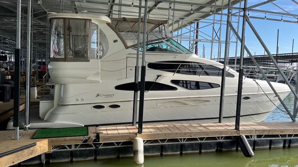 Cruisers Yachts 405 motoryacht