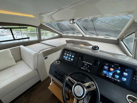 Sea Ray Sundancer 460 image