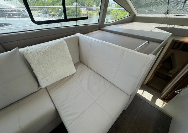 Sea Ray Sundancer 460 image