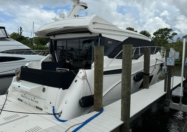 Sea Ray Sundancer 460 image