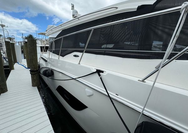 Sea Ray Sundancer 460 image