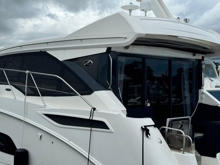 Sea Ray Sundancer 460 image