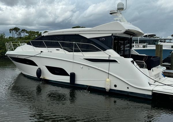 Sea Ray Sundancer 460 image