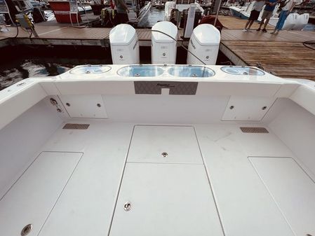 Front Runner 47 Center Console image