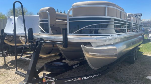 Sun Tracker SportFish 22 XP3 