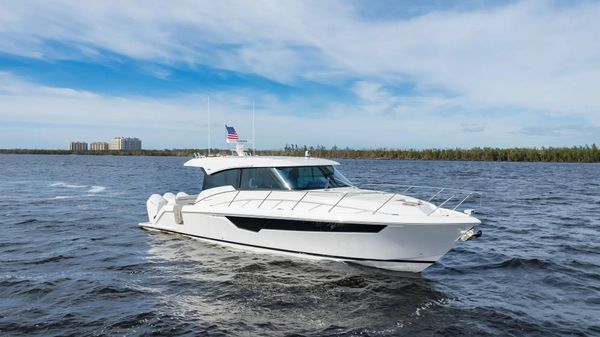 Tiara Yachts 48 LE 