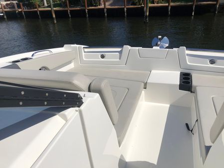 Aquila 32 Sport image