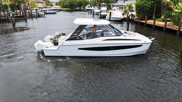 Aquila 32 Sport image