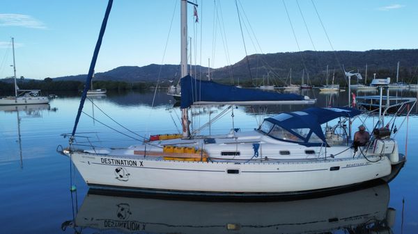 Beneteau 381 image