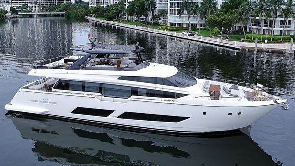 Ferretti Yachts 850 