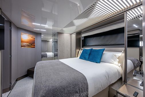 Ferretti Yachts 850 image