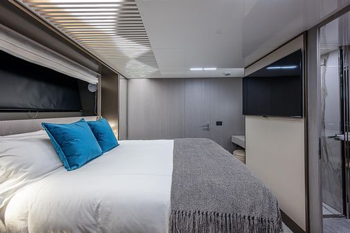 Ferretti Yachts 850 image