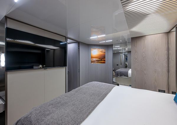 Ferretti Yachts 850 image