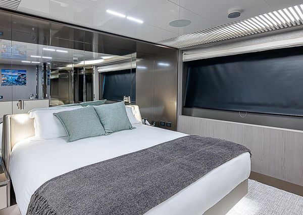 Ferretti Yachts 850 image