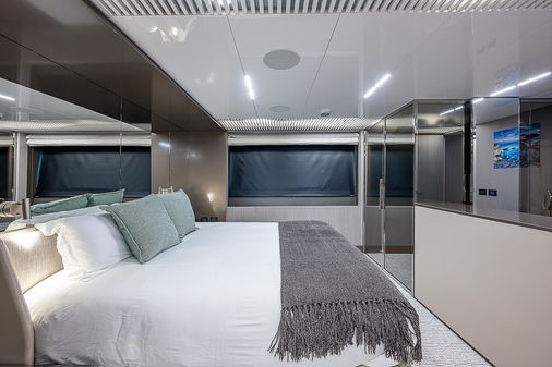 Ferretti Yachts 850 image