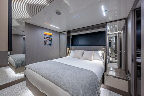 Ferretti Yachts 850 image