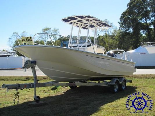 Boston Whaler 210 Montauk - main image