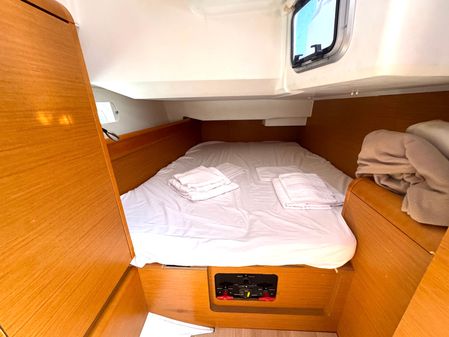 Jeanneau Sun Odyssey 449 image