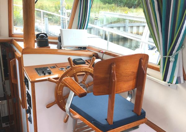 Wilbur 34-FLYBRIDGE image