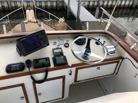 Wilbur 34-FLYBRIDGE image