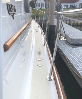 Wilbur 34-FLYBRIDGE image