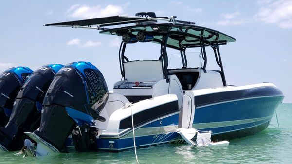 Renegade 33 Open 