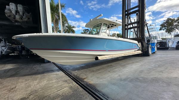 Boston Whaler 330 Outrage
