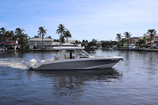 Boston Whaler 350 Realm image