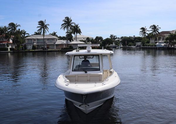 Boston Whaler 350 Realm image