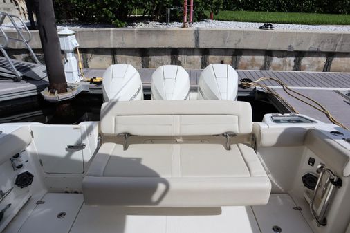 Boston Whaler 350 Realm image