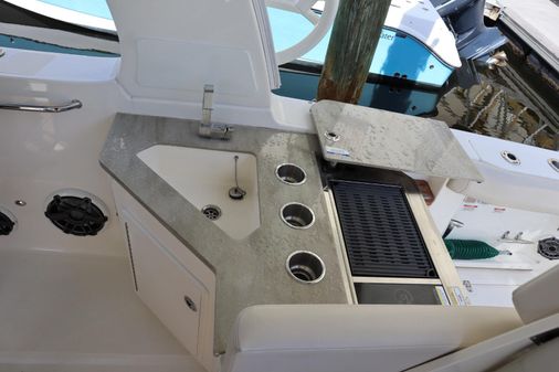 Boston Whaler 350 Realm image