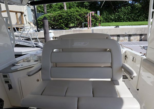 Boston Whaler 350 Realm image