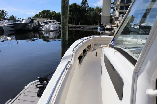 Boston Whaler 350 Realm image