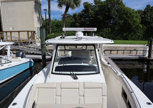 Boston Whaler 350 Realm image