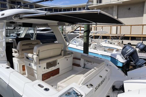 Boston Whaler 350 Realm image