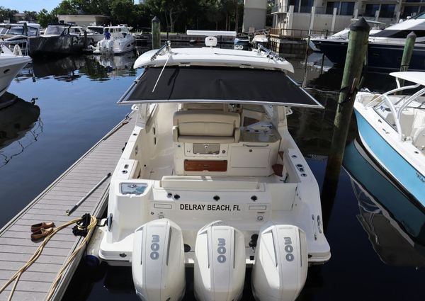 Boston Whaler 350 Realm image